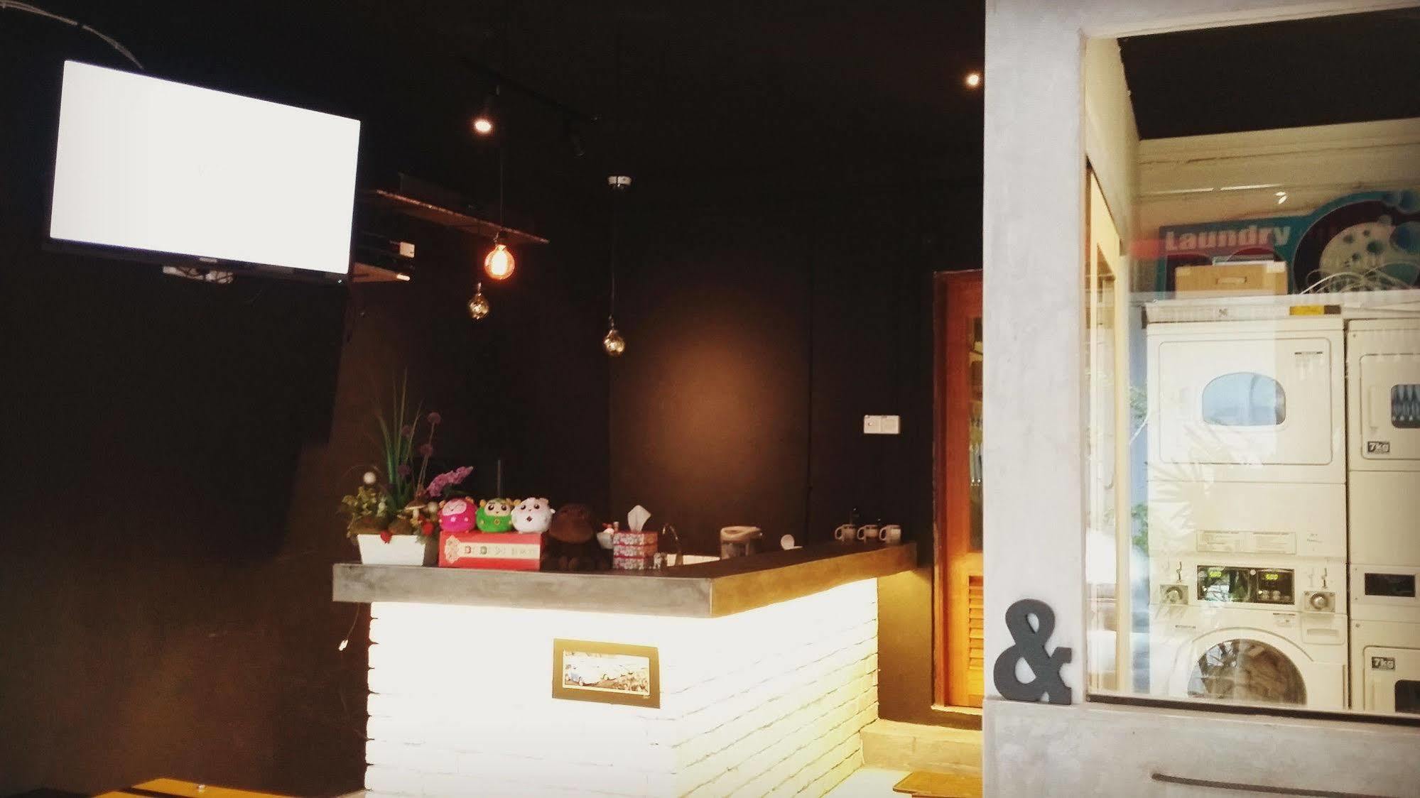 Monkey Motel Cafe Malacca Exterior foto