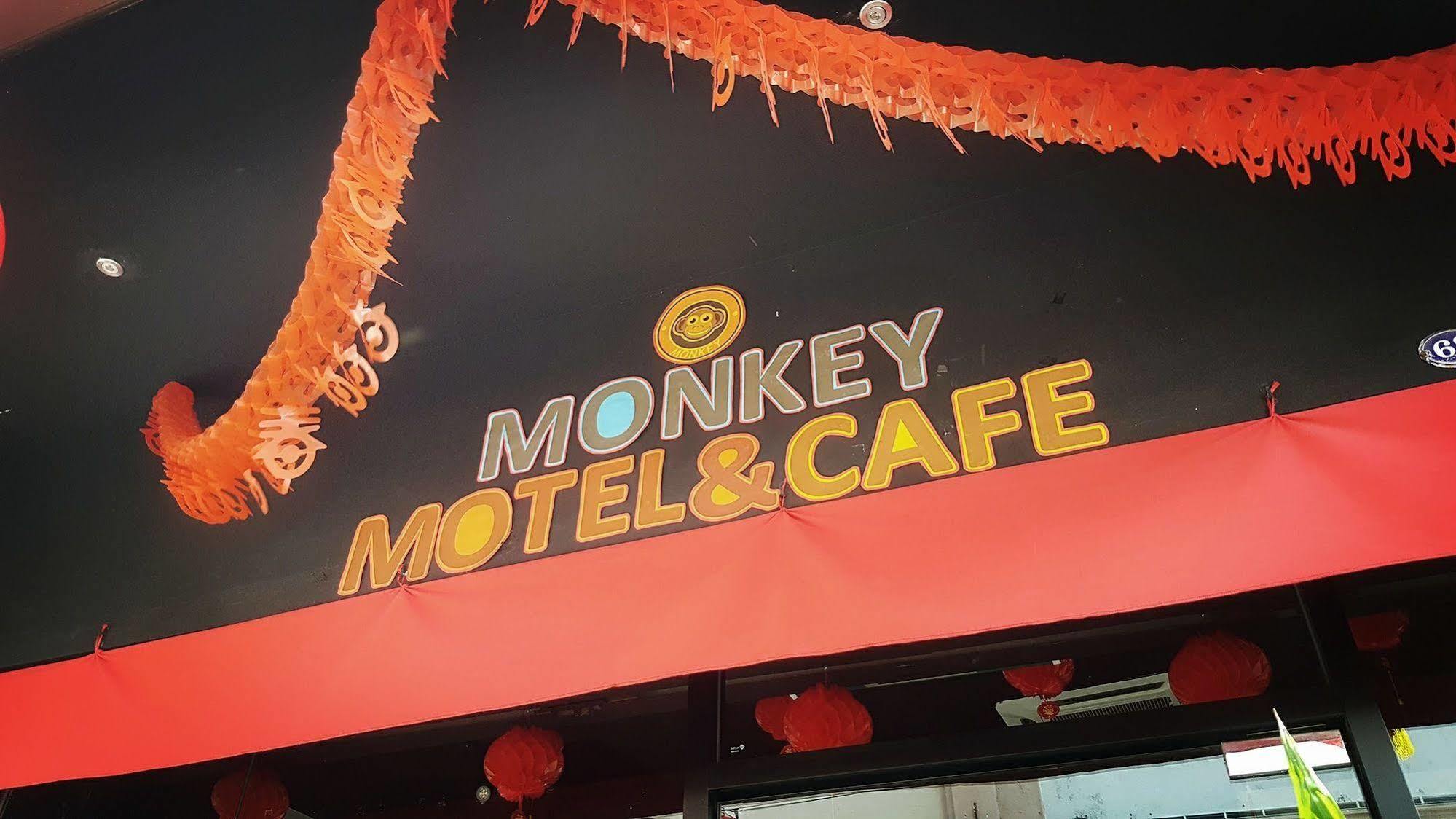 Monkey Motel Cafe Malacca Exterior foto